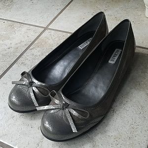 NWOT Alfani Glenda Pewter Gray Leather Suede Flats